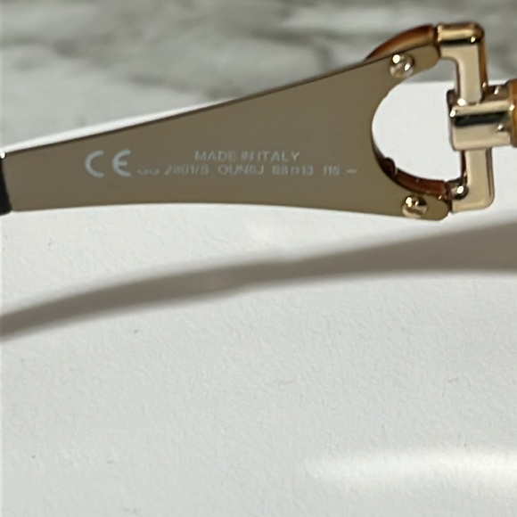 GUCCI BAMBOO SUNGLASSES WITH THE CASE. IN EXCELLENT USED CONDITION. - Picture 13 of 16